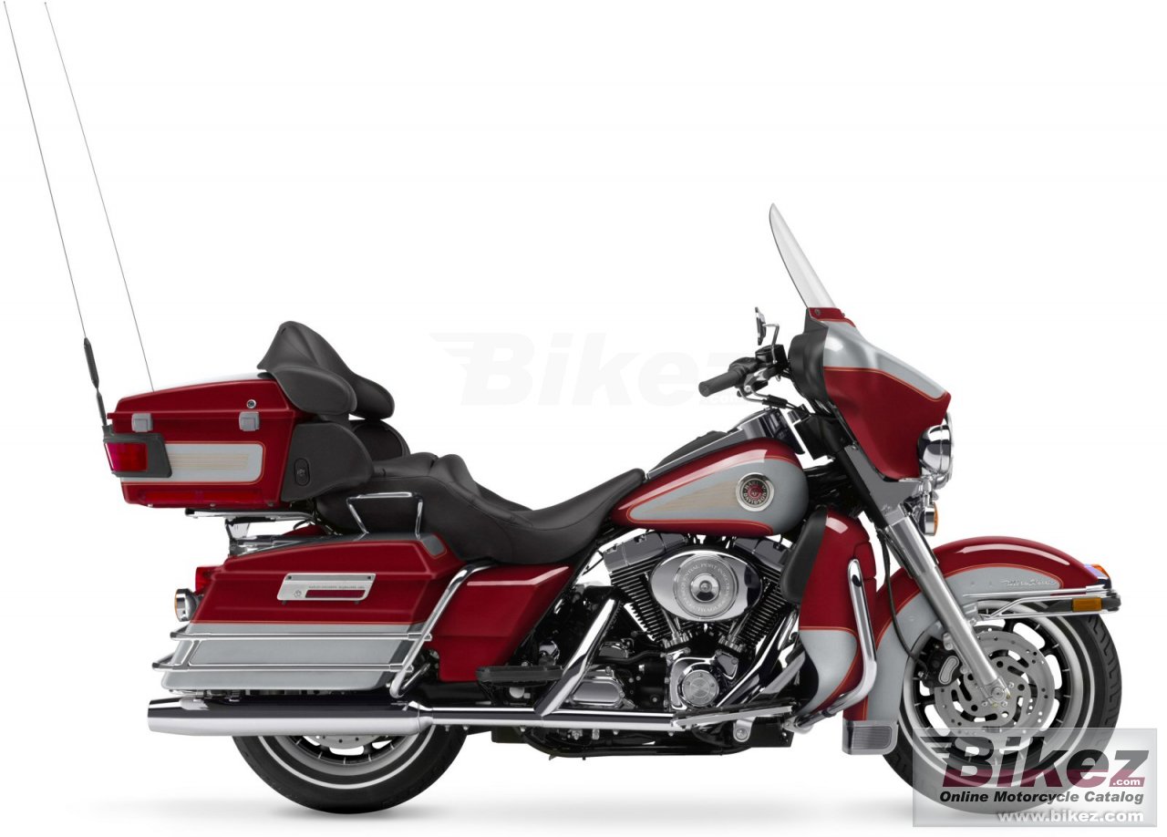 Big Harley-Davidson flhtcui ultra classic electra glide picture and wallpaper from Bikez.com